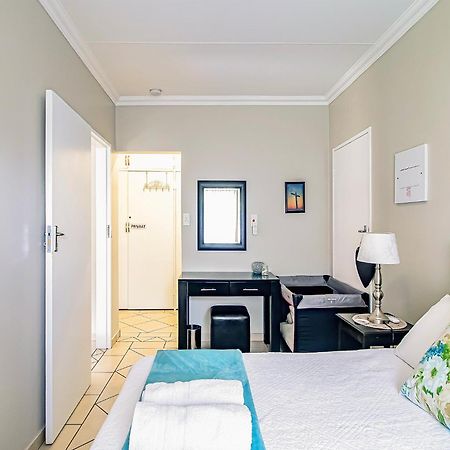 Leozet Self Catering Apartment Pretoria-Noord Dış mekan fotoğraf